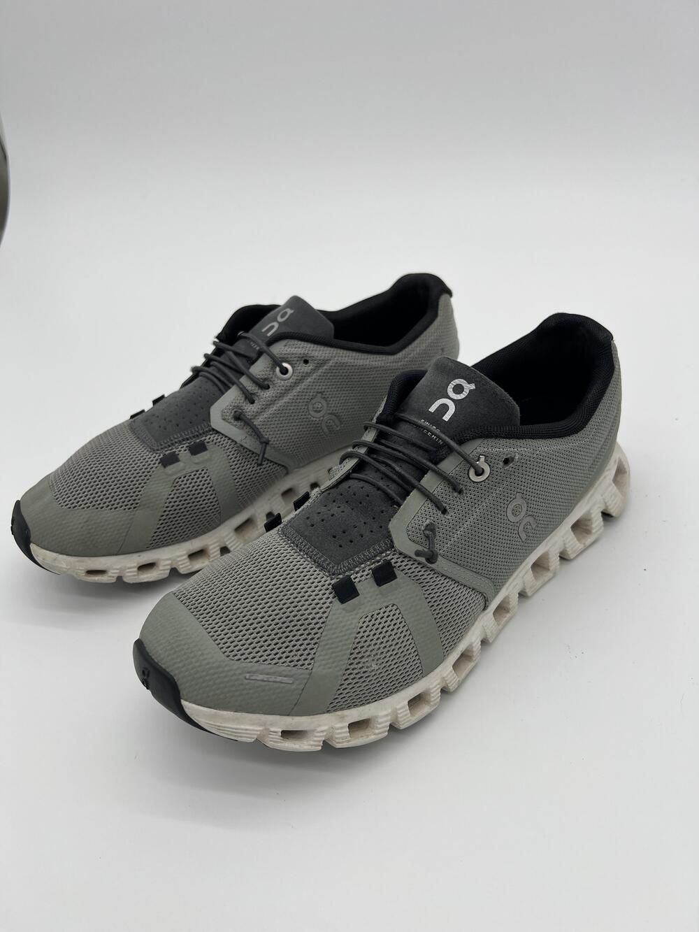 On Cloud Womens Size 9.5 Gray CloudTec Running Sneakers Swiss Engineering